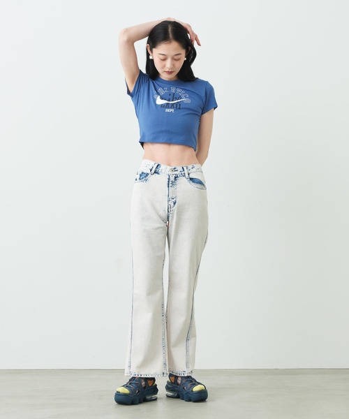 NIKE(ナイキ)の「ナイキ スポーツウェア チル ニット ウィメンズ スリム クロップド Tシャツ / Nike Sportswear Chill Knit Women's Slim Cropped T-Shirt IR7841-461 Mystic Navy(Tシャツ/カットソー・レディース・ブルー系その他・M/XS/XL/S/L)」の4枚目の写真