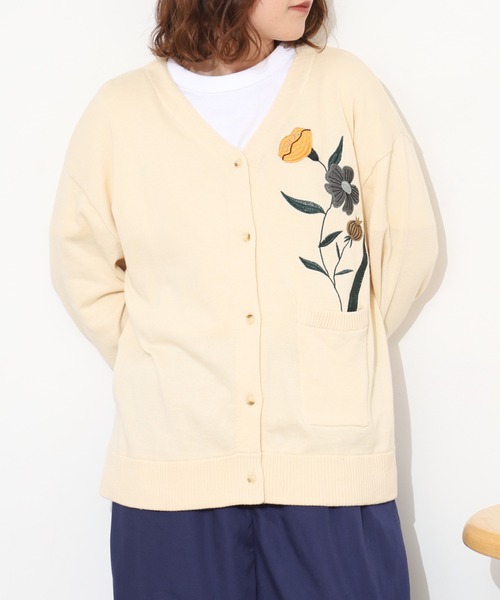 Emago(イマゴ)の「EMAGO 植木鉢花刺繍カーデ 長袖(カーディガン/ボレロ・レディース・アイボリー/オリーブ・FREE)」の6枚目の写真