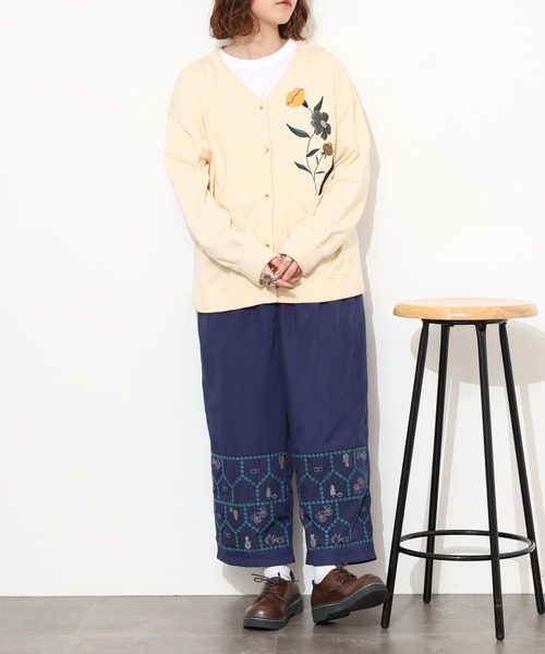 Emago(イマゴ)の「EMAGO 植木鉢花刺繍カーデ 長袖(カーディガン/ボレロ・レディース・アイボリー/オリーブ・FREE)」の9枚目の写真