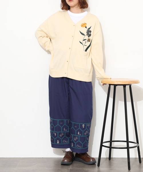 Emago(イマゴ)の「EMAGO 植木鉢花刺繍カーデ 長袖(カーディガン/ボレロ・レディース・アイボリー/オリーブ・FREE)」の10枚目の写真