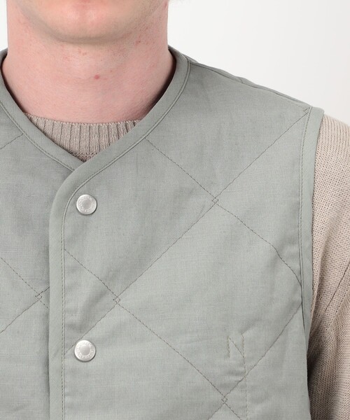 LAVENHAM(ラベンハム)の「LAVENHAM UNWADDED THORNHAM リネンコットン キルティングベスト(ベスト・メンズ・ライトグリーン/ブラック・M/L)」の7枚目の写真