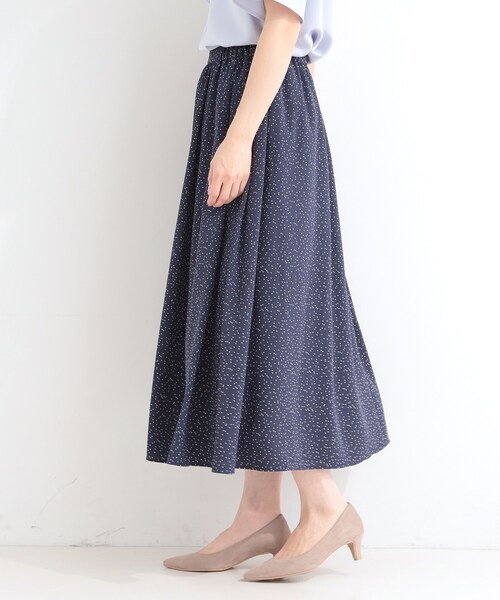 SHOO・LA・RUE（シューラルー）の「【UV/セットアップ可/S-LL】洗濯後しわになりにくい　ドット柄ギャザースカート（スカート・レディース・ネイビー系5/ホワイト系8・01/02/03/04）」の11枚目の写真