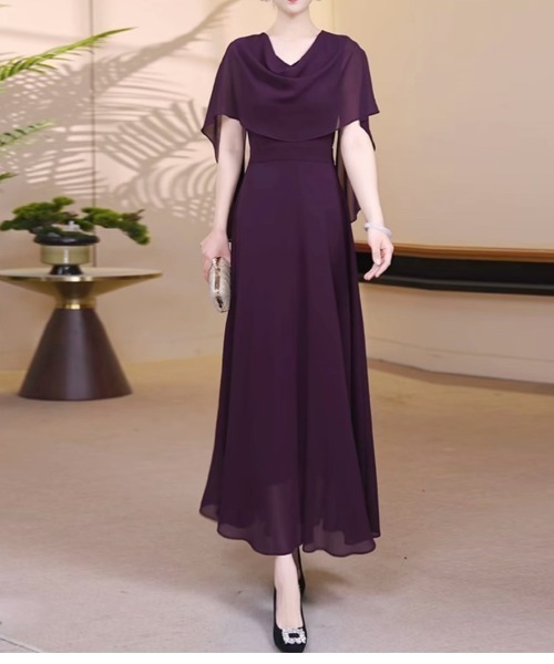 LUCPY(ラクピー)の「ドレープロングワンピース(ワンピース・レディース・パープル/ネイビー・XX-LARGE/X-LARGE/LARGE/MEDIUM)」の2枚目の写真