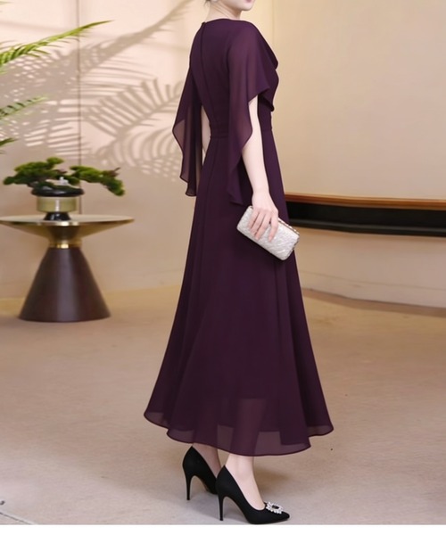 LUCPY(ラクピー)の「ドレープロングワンピース(ワンピース・レディース・パープル/ネイビー・XX-LARGE/X-LARGE/LARGE/MEDIUM)」の3枚目の写真