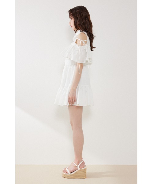 rienda(リエンダ)の「オフショルフリルティアードミニワンピース春服 夏服(シャツワンピース・レディース・ブラック/ライトブルー/ホワイト・SMALL/MEDIUM)」の15枚目の写真