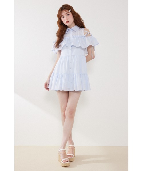 rienda(リエンダ)の「オフショルフリルティアードミニワンピース春服 夏服(シャツワンピース・レディース・ブラック/ライトブルー/ホワイト・SMALL/MEDIUM)」の10枚目の写真