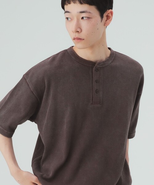 BEAMS HEART(ビームスハート)の「【7/9値下げ】加工 ヘンリーネック ワッフル Tシャツ(ユニセックス)(Tシャツ/カットソー・メンズ・ブラック/ブラウン・SMALL/MEDIUM/LARGE)」の15枚目の写真
