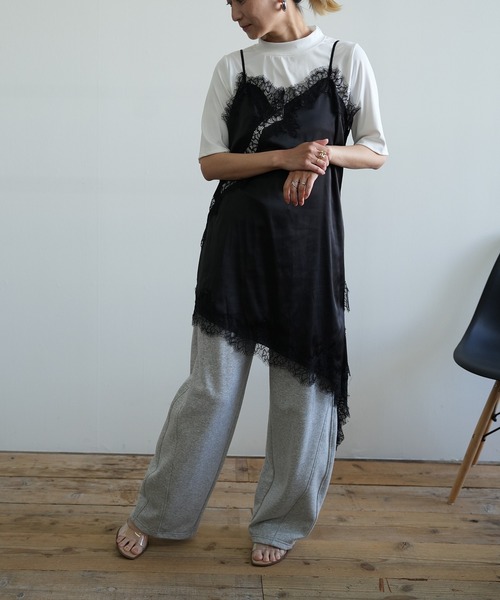 Kotoe(コトエ)の「アシンメトリー サテンレースキャミソール ワンピース(ワンピース・レディース・ブラウン/ブラック/オフホワイト・FREE)」の17枚目の写真