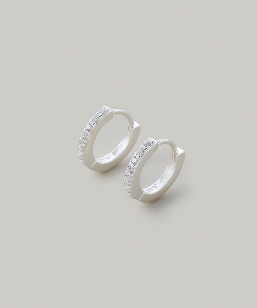 Jolie Toujours(ジョリトゥジュール)の「【金属アレルギー軽減】〈SV925〉CZハーフエタニティフープピアス(ピアス(両耳用)・レディース・シルバー・FREE)」の1枚目の写真