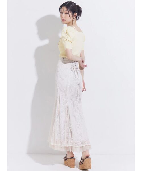 MERCURYDUO（マーキュリーデュオ）の「サイドビジューボタンショートパフスリーブニット（ニット/セーター・レディース・ライトブルー/オフホワイト/フレッシュイエロー/ネイビー・FREE）」の21枚目の写真