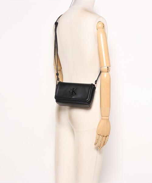 Calvin Klein(カルバン・クライン)の「【Calvin Klein】ショルダーバッグ LV04F1027G-UB1(ボディバッグ/ウエストポーチ・レディース・ブラック・FREE)」の5枚目の写真