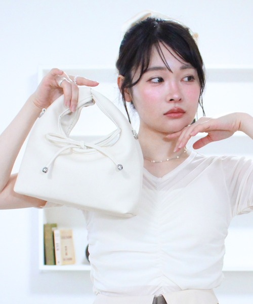 Reurie'(レウリィ)の「ラウンドミニハンドバッグ / ショルダー 2way リボン シンプル きれいめ ベーシック(ハンドバッグ・レディース・ピンク/イエロー/ブラック/アイボリー・FREE)」の18枚目の写真
