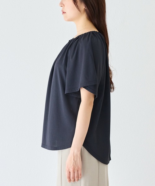 LAVEANGE(ラビアンジェ)の「【好機能シリーズ】汗シミ防止・接触冷感・吸水速乾・UVカット・遮熱・透け防止|エアリードライギャザーフレアプルオーバー|ひんやり/体型カバー(Tシャツ/カットソー・レディース・ブラック/ブラウン/ライトベージュ・M/5L/4L/3L/LL)」の17枚目の写真