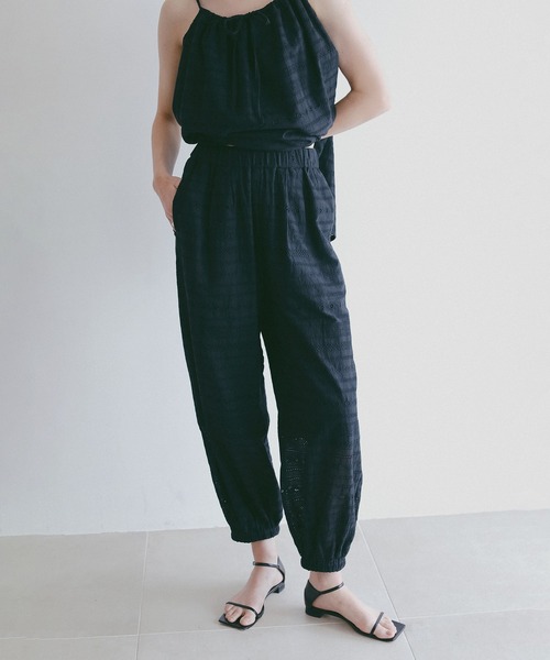 MANOF(マノフ)の「EMBROIDERY LACE JOGGER PANTS(その他パンツ・レディース・ホワイト/ブラック・S/M)」の12枚目の写真