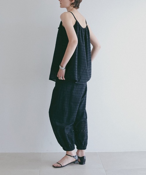 MANOF(マノフ)の「EMBROIDERY LACE JOGGER PANTS(その他パンツ・レディース・ホワイト/ブラック・S/M)」の16枚目の写真