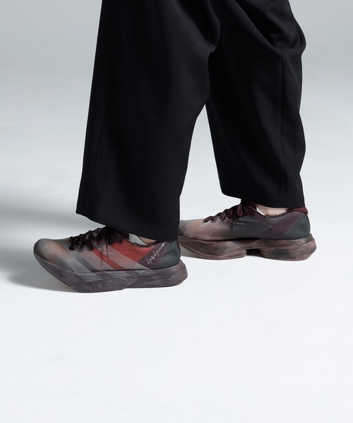 Y-3(ワイスリー)の「Y-3 ADIOS PRO 4(スニーカー・メンズ・レッド系その他・25.5cm/26.0cm/26.5cm/27.0cm/27.5cm/28.0cm/28.5cm)」の1枚目の写真