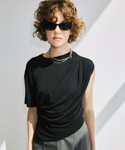 JOSE MOON（ジョゼムーン）の「GHATHER ASYMMETRY TSHIRT/ギャザーアシンメトリーTシャツ（Tシャツ/カットソー・レディース・グレー/アイボリー/ブラック・FREE）」の4枚目の写真