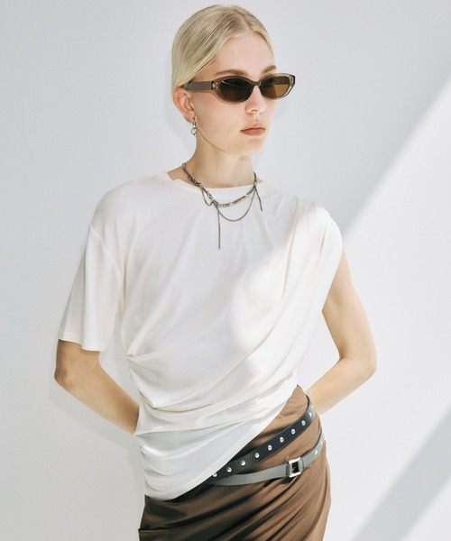 JOSE MOON（ジョゼムーン）の「GHATHER ASYMMETRY TSHIRT/ギャザーアシンメトリーTシャツ（Tシャツ/カットソー・レディース・グレー/アイボリー/ブラック・FREE）」の16枚目の写真