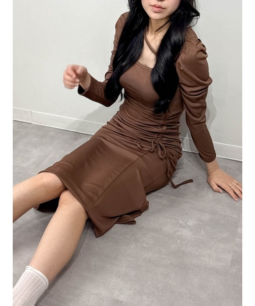 marcydorn（マーシードルン）の「サイドドローストリング タイトロングワンピース フレアマーメイドドレス（ワンピース・レディース・ブラック/ブラウン・S/M/L）」の2枚目の写真