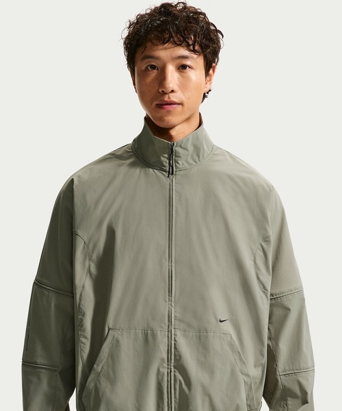 NIKE(ナイキ)の「NIKE AS M NK UV TECH FZ HELIOS SUN / ナイキ UV テック FZ ヘリオス サン ジャケット 【SP】(その他アウター・メンズ・グレー/ブラック・XL/S/L/M/XXL)」の2枚目の写真