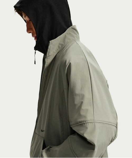 NIKE(ナイキ)の「NIKE AS M NK UV TECH FZ HELIOS SUN / ナイキ UV テック FZ ヘリオス サン ジャケット 【SP】(その他アウター・メンズ・グレー/ブラック・XL/S/L/M/XXL)」の8枚目の写真