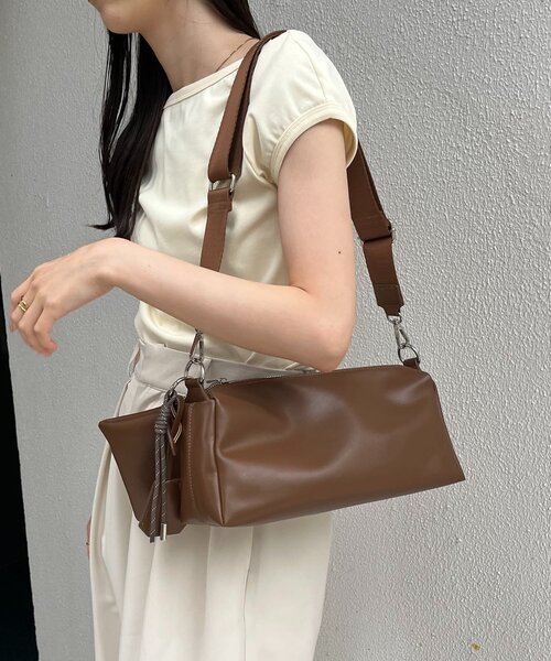 CAPRICIEUX LE'MAGE(カプリシューレマージュ)の「チャームSETテープベルトショルダーバッグ(ショルダーバッグ・レディース・ブラック/ブラウン・FREE)」の15枚目の写真