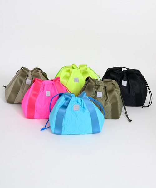 MIS（エムアイエス）の「MILITARY QUILTED MINI TOTE（トートバッグ・メンズ・ベージュ/グリーン/ブラック/ピンク/ブルー・ONESIZE）」の7枚目の写真