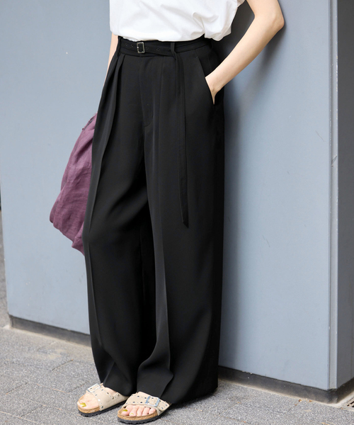IENA（イエナ）の「《吸水速乾/接触冷感/防シワ》ライトベルテッドスラックス（スラックス・レディース・ブラック/チョコ・38/36/34）」の2枚目の写真