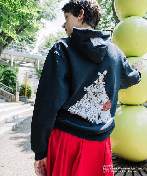 MARECHAL TERRE(マルシャルテル)の「くまのプーさん / フーディー / MARECHAL TERRE(パーカー・レディース・グレー/ネイビー/グレイッシュベージュ/チャコールグレー・MEDIUM)」の4枚目の写真