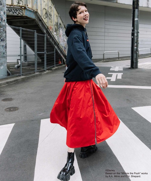 MARECHAL TERRE(マルシャルテル)の「くまのプーさん / フーディー / MARECHAL TERRE(パーカー・レディース・グレー/ネイビー/グレイッシュベージュ/チャコールグレー・MEDIUM)」の6枚目の写真