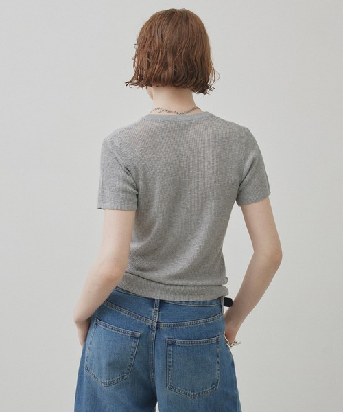 uchi.(ウチ)の「シアー編み半袖ヘンリーネックニットトップス(ニット/セーター・レディース・ブラック/グレー/アイボリー/ブラウン・FREE)」の17枚目の写真