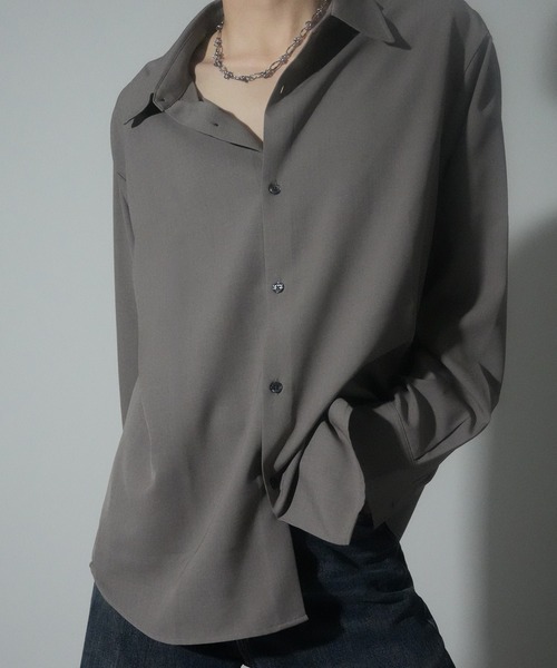 EMMA CLOTHES(エマクローズ)の「hard twist long sleeve regular collar shirt/ハードツイスト長袖レギュラーカラーシャツ(速乾 UV イージーケア)《ほりさん』コラボ》(シャツ/ブラウス・メンズ・サックスブルー/ピンク/グレイッシュベージュ/スミクロ/オフホワイト・L/S/M)」の3枚目の写真