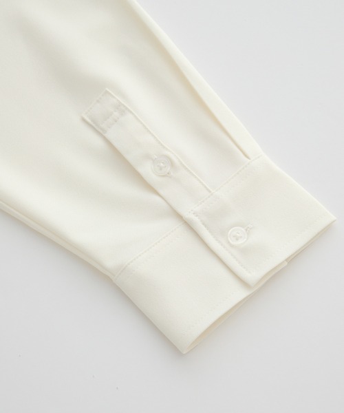 EMMA CLOTHES(エマクローズ)の「hard twist long sleeve regular collar shirt/ハードツイスト長袖レギュラーカラーシャツ(速乾 UV イージーケア)《ほりさん』コラボ》(シャツ/ブラウス・メンズ・サックスブルー/ピンク/グレイッシュベージュ/スミクロ/オフホワイト・L/S/M)」の6枚目の写真