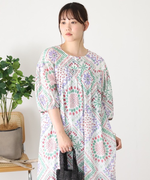 KILKI(キルキー)の「kilki 半袖ヘンリーネックワンピース スクエアベジタブル(ワンピース・レディース・ブラック系/ホワイト系・FREE)」の3枚目の写真