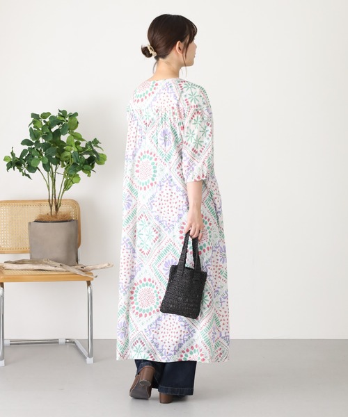 KILKI(キルキー)の「kilki 半袖ヘンリーネックワンピース スクエアベジタブル(ワンピース・レディース・ブラック系/ホワイト系・FREE)」の9枚目の写真