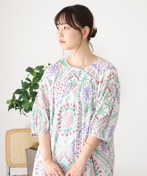 KILKI(キルキー)の「kilki 半袖ヘンリーネックワンピース スクエアベジタブル(ワンピース・レディース・ブラック系/ホワイト系・FREE)」の4枚目の写真