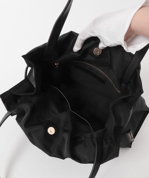URBAN RESEARCH ROSSO WOMEN(アーバンリサーチ ロッソ)の「VIOLAd’ORO ナイロンドロストトートL(トートバッグ・レディース・ベージュ/ブラック・LARGE)」の6枚目の写真