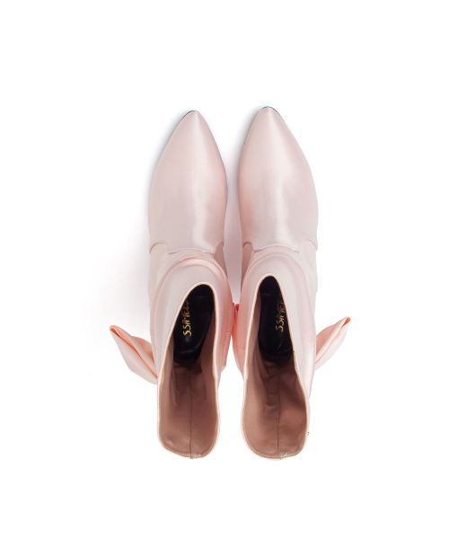 SSIMEEZ(シミズ)の「サテンリボンブーツヒール(ピンク)(ブーツ・レディース・ピンク・22.5cm/23cm/23.5cm/24cm/24.5cm/25cm)」の3枚目の写真