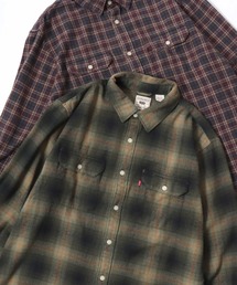 Levi's（リーバイス）の「Levi's/リーバイス JACKSON WORKER OMBRE CHECK SHIRT/オーバーサイズ オンブレチェックシャツ/フランネルシャツ/レギュラーカラーシャツ/レディース メンズ（シャツ/ブラウス）」