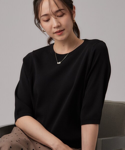 SHOO・LA・RUE(シューラルー)の「【ガンガン洗える/ひんやり/UV/毛玉になりにくい】二の腕見せない 5分袖ニット(ニット/セーター・レディース・ブラウン系3/ライトパープル/ブラック/ブルー系その他/アイボリー/ブラウン系その他・01/02/03/04)」の2枚目の写真
