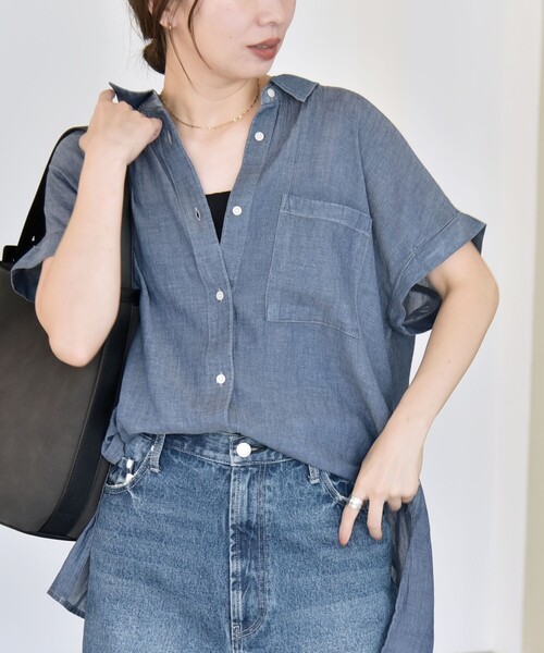 quaranciel(カランシエル)の「quaranciel:〈手洗い可能〉シアー デニム フレンチスリーブ レギュラー シャツ(シャツ/ブラウス・レディース・ブルー/ライトブルー/ブラック・ONE SIZE)」の3枚目の写真
