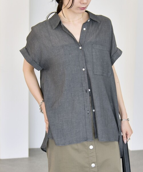 quaranciel(カランシエル)の「quaranciel:〈手洗い可能〉シアー デニム フレンチスリーブ レギュラー シャツ(シャツ/ブラウス・レディース・ブルー/ライトブルー/ブラック・ONE SIZE)」の6枚目の写真