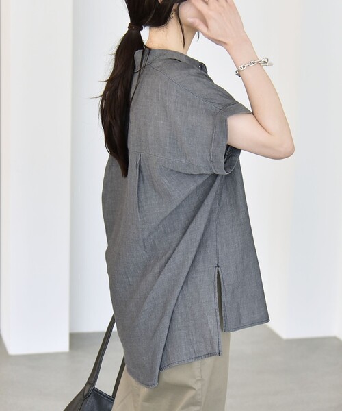 quaranciel(カランシエル)の「quaranciel:〈手洗い可能〉シアー デニム フレンチスリーブ レギュラー シャツ(シャツ/ブラウス・レディース・ブルー/ライトブルー/ブラック・ONE SIZE)」の8枚目の写真