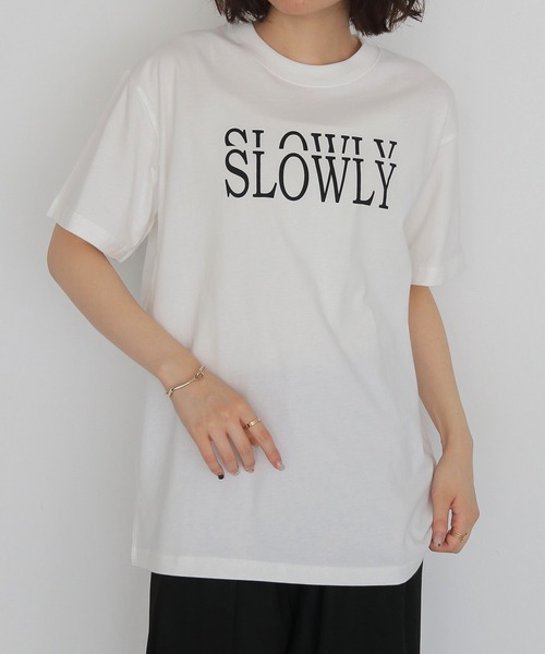 HER CLOSET(ハークローゼット)の「【HER CLOSET】SLOWLY ロゴTシャツ SLOWLY LOGO T-SHIRT(Tシャツ/カットソー・レディース・ブラック/オフホワイト・S/L/M)」の21枚目の写真