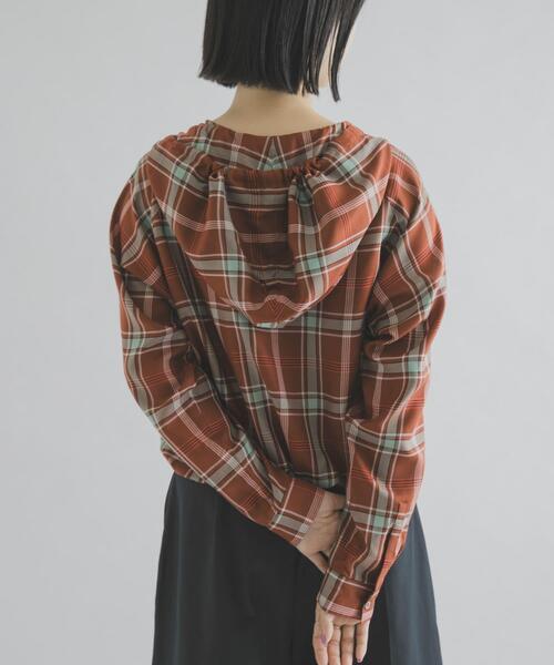 THE GOODLAND MARKET（ザグッドランドマーケット）の「cwtch　CHECK SHIRT HOODIE（シャツ/ブラウス・レディース・ブルー/ブラウン・FREE）」の6枚目の写真