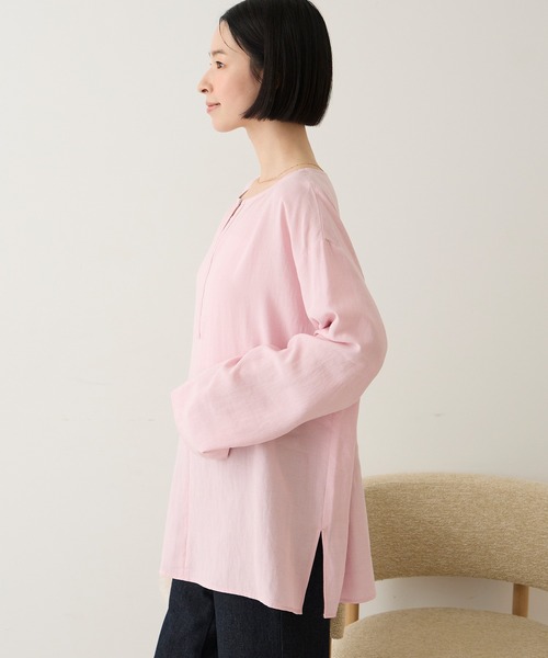 Aunely(オーネリー)の「【Aunely】しわレス ヘンリーホックネックブラウス<YOSOOIシリーズ>(シャツ/ブラウス・レディース・ピンク/ブラウン/ライトグレー/オフホワイト/ネイビー/ブラック・L/M)」の12枚目の写真