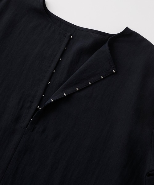 Aunely(オーネリー)の「【Aunely】しわレス ヘンリーホックネックブラウス<YOSOOIシリーズ>(シャツ/ブラウス・レディース・ピンク/ブラウン/ライトグレー/オフホワイト/ネイビー/ブラック・L/M)」の20枚目の写真