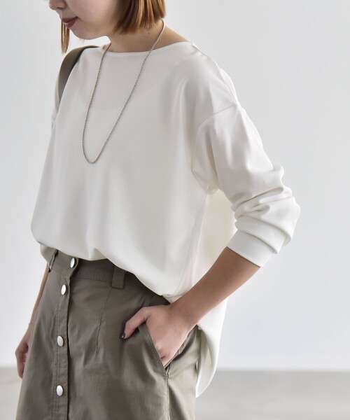 quaranciel(カランシエル)の「quaranciel:〈洗濯機可能〉カットジョーゼット ラウンドヘム ルーズ プルオーバー(Tシャツ/カットソー・レディース・チャコールグレー/ブラック/ネイビー/オフホワイト・ONE SIZE)」の7枚目の写真