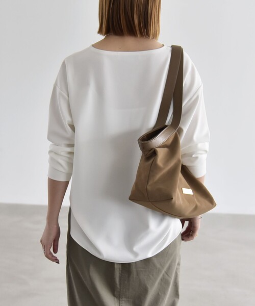 quaranciel(カランシエル)の「quaranciel:〈洗濯機可能〉カットジョーゼット ラウンドヘム ルーズ プルオーバー(Tシャツ/カットソー・レディース・チャコールグレー/ブラック/ネイビー/オフホワイト・ONE SIZE)」の11枚目の写真