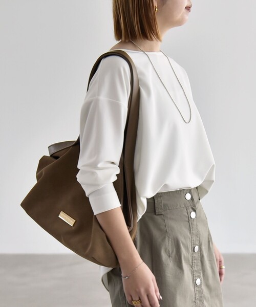 quaranciel(カランシエル)の「quaranciel:〈洗濯機可能〉カットジョーゼット ラウンドヘム ルーズ プルオーバー(Tシャツ/カットソー・レディース・チャコールグレー/ブラック/ネイビー/オフホワイト・ONE SIZE)」の13枚目の写真